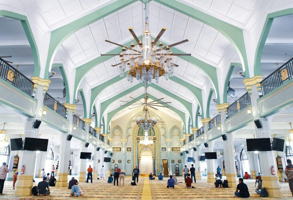 The Best Ways to Volunteer in Your Local Community as a Muslim